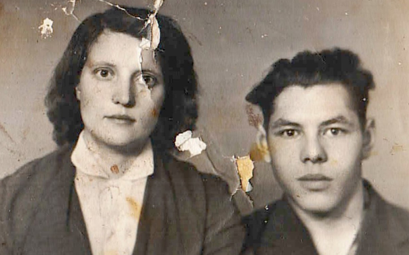 Реставрация фото — повреждённый снимок до восстановления